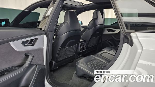 Audi Q8 2023, фото 16