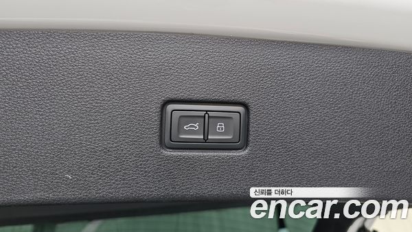 Audi Q8 2023, фото 34