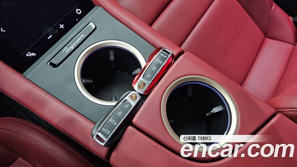 Porsche Taycan 2023, фото 26