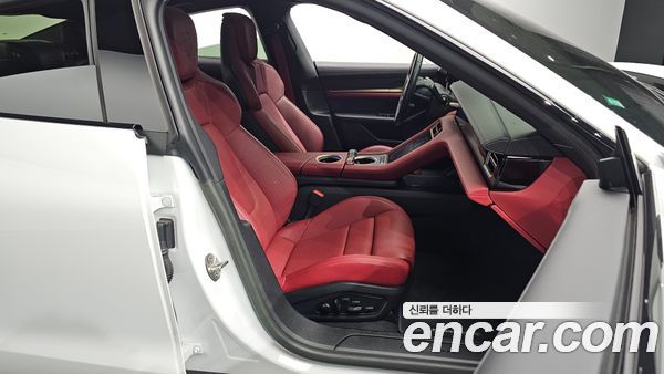 Porsche Taycan 2023, фото 16