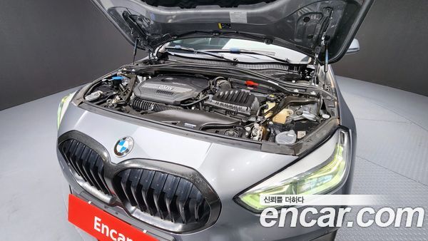 BMW 1 Series 2022, фото 6