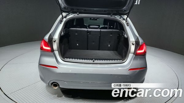 BMW 1 Series 2022, фото 26