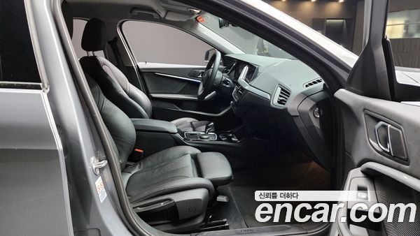 BMW 1 Series 2022, фото 16