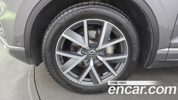 Volkswagen Touareg 2023, фото 5