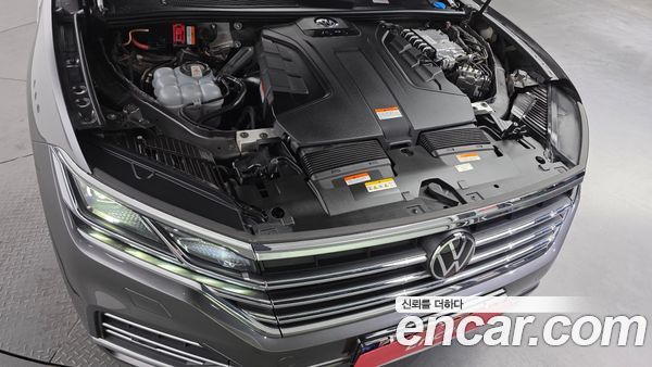Volkswagen Touareg 2023, фото 6