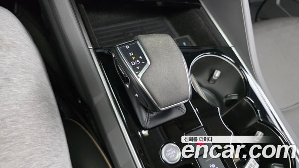 Volkswagen Touareg 2023, фото 9