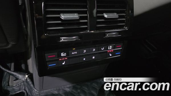 Volkswagen Touareg 2023, фото 18
