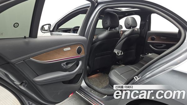 Mercedes-Benz E-Class 2021, фото 15
