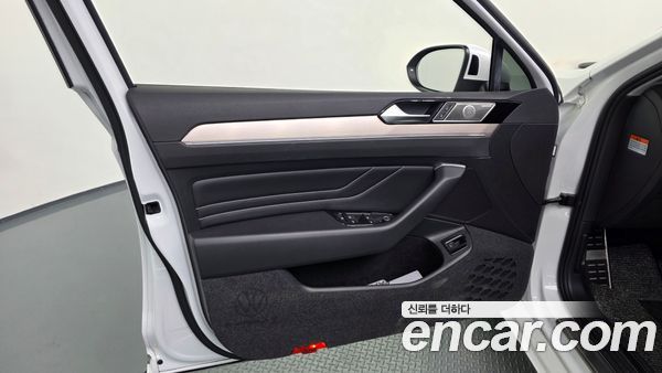 Volkswagen Passat 2021, фото 14