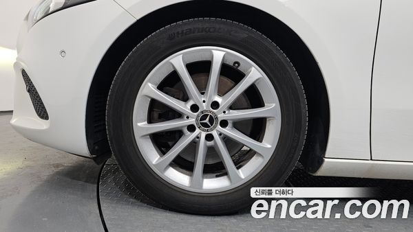 Mercedes-Benz A-Class 2020, фото 4