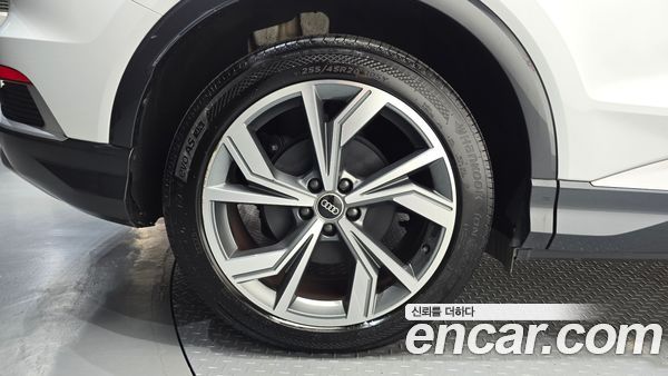 Audi Q4 e-tron 2022, фото 5