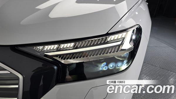 Audi Q4 e-tron 2022, фото 8