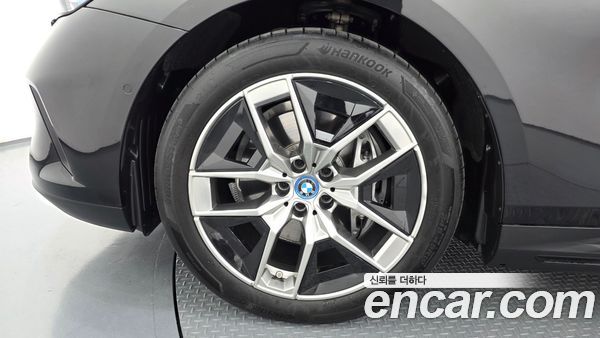 BMW i5 2025, фото 5