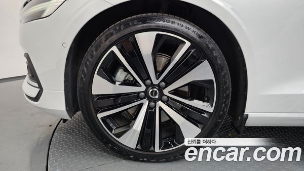 Volvo S60 2024, фото 5