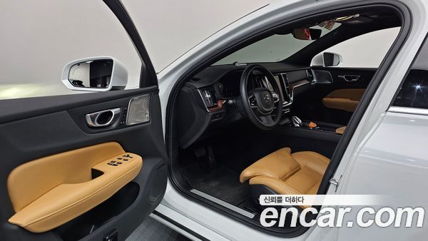 Volvo S60 2024, фото 13