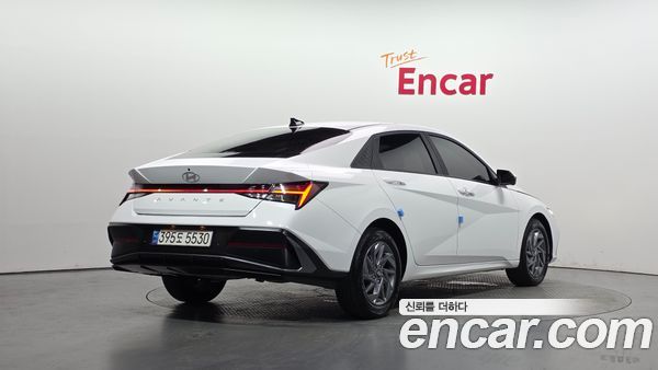Hyundai Elantra 2024, фото 2