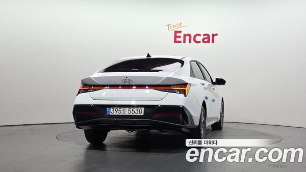 Hyundai Elantra 2024, фото 4