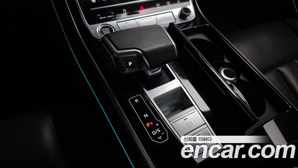 Audi A8 2021, фото 9