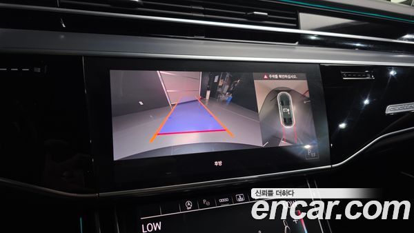 Audi A8 2021, фото 14