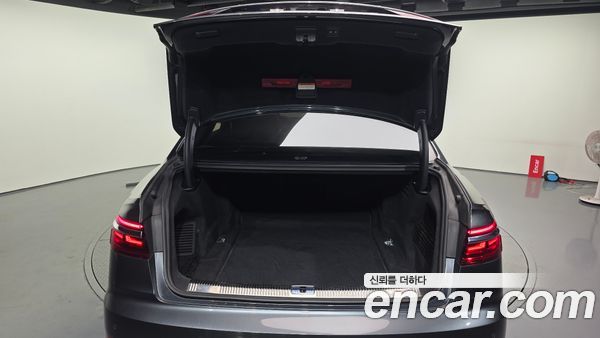 Audi A8 2021, фото 20