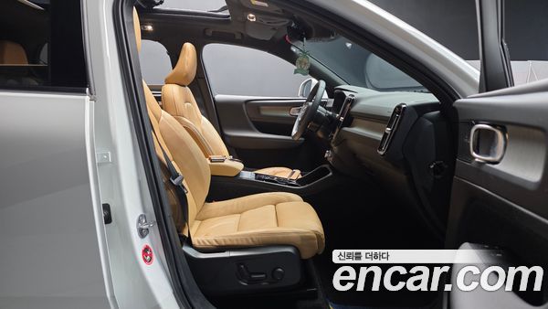 Volvo XC40 2022, фото 16