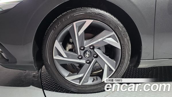 Hyundai Elantra 2024, фото 5
