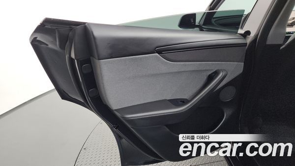 Tesla Model Y 2025, фото 15