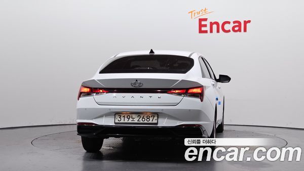 Hyundai Elantra 2021, фото 4
