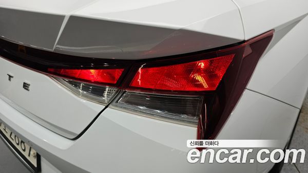Hyundai Elantra 2021, фото 9