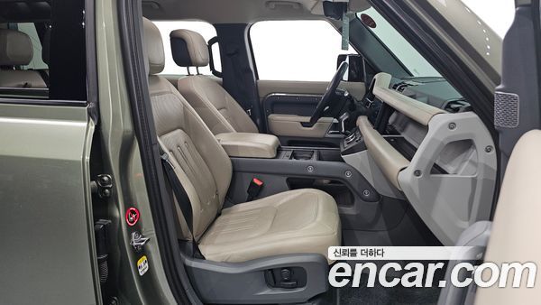 Land Rover Defender 2022, фото 13