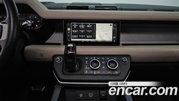 Land Rover Defender 2022, фото 20