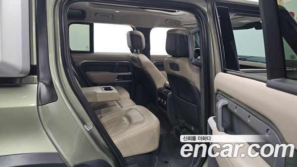 Land Rover Defender 2022, фото 16