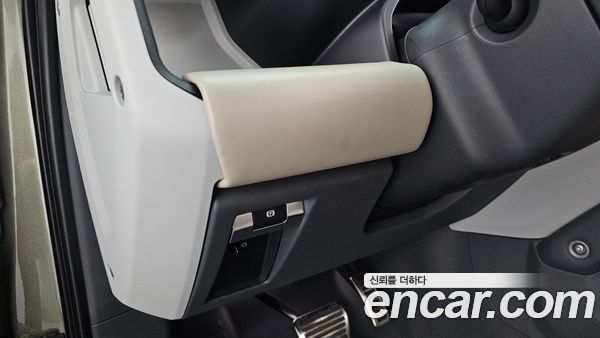 Land Rover Defender 2022, фото 29