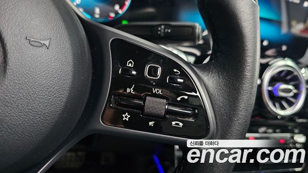 Mercedes-Benz GLB 2021, фото 29