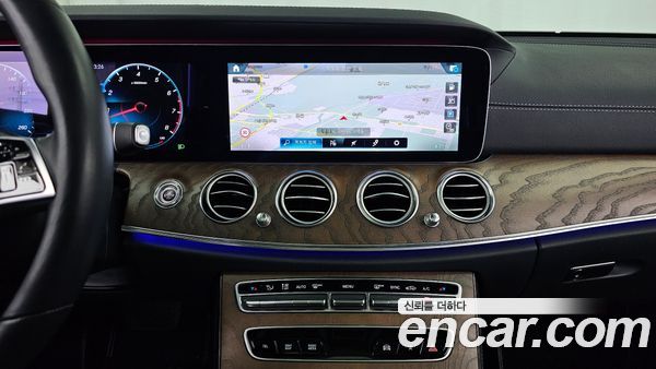 Mercedes-Benz E-Class 2021, фото 20