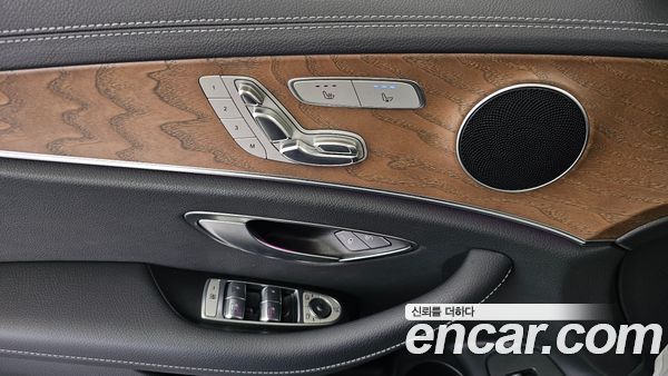 Mercedes-Benz E-Class 2021, фото 29