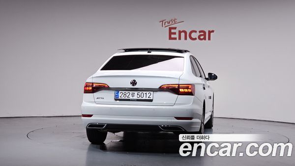 Volkswagen Jetta 2021, фото 3