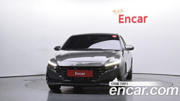 Hyundai Elantra 2023, фото 3
