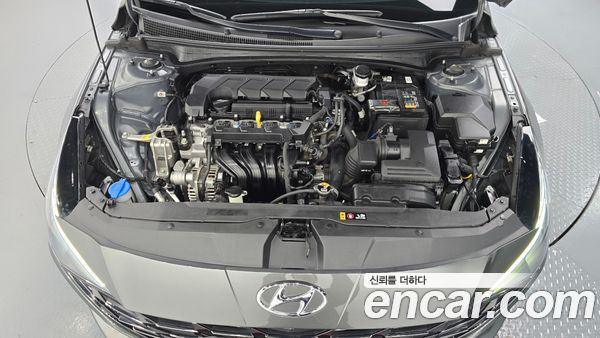 Hyundai Elantra 2023, фото 6