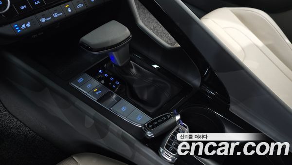 Hyundai Elantra 2023, фото 12