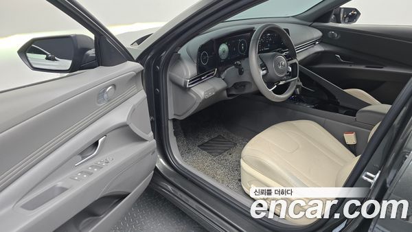 Hyundai Elantra 2023, фото 13