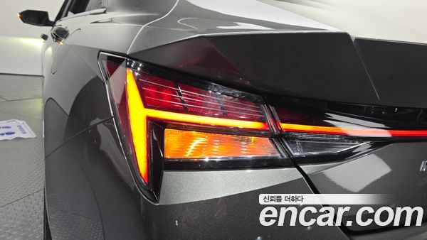 Hyundai Elantra 2023, фото 9