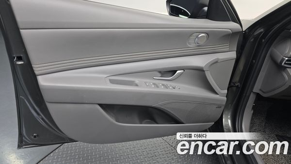 Hyundai Elantra 2023, фото 14