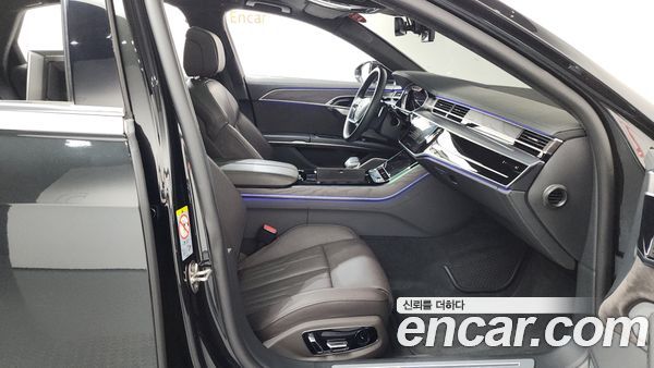 Audi A8 2021, фото 16
