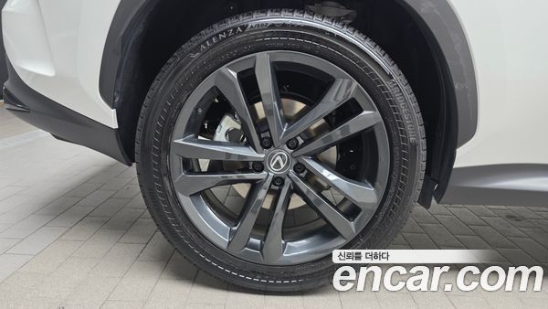 Lexus NX 2025, фото 4