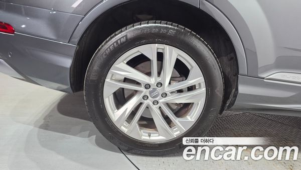 Audi Q7 2021, фото 5