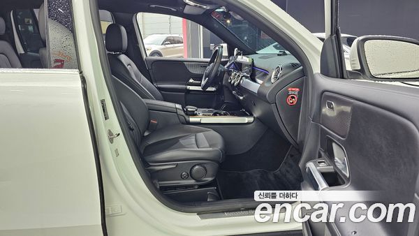 Mercedes-Benz GLB 2022, фото 16