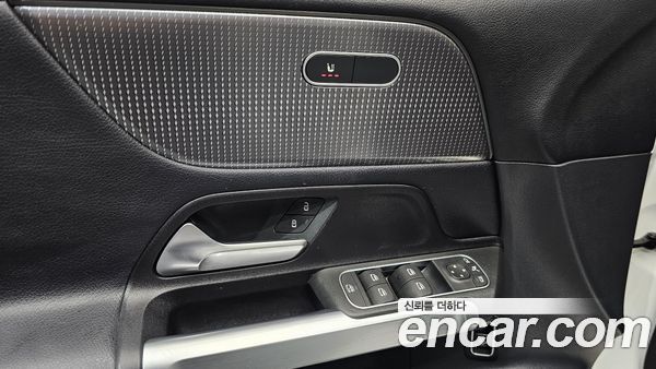 Mercedes-Benz GLB 2022, фото 29