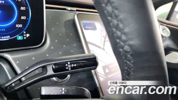 Mercedes-Benz EQE 2023, фото 12