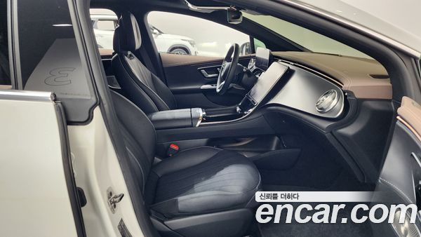 Mercedes-Benz EQE 2023, фото 16